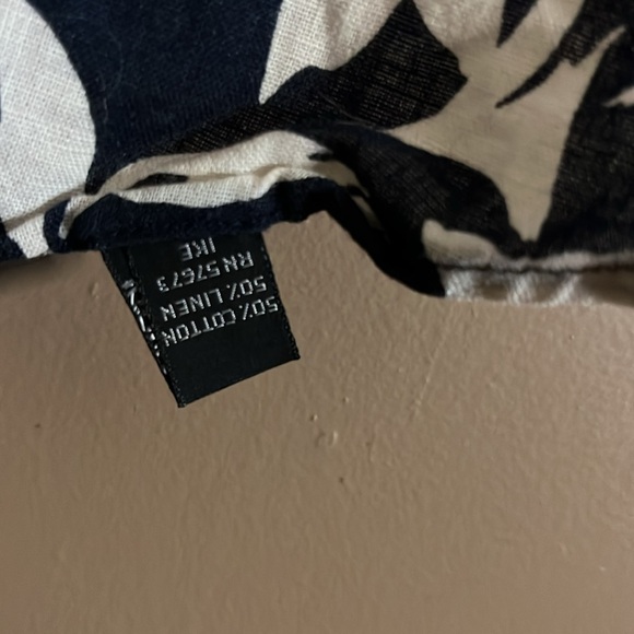 Floral leafy vacation style Hawaiian shirt - Picture 4 of 5